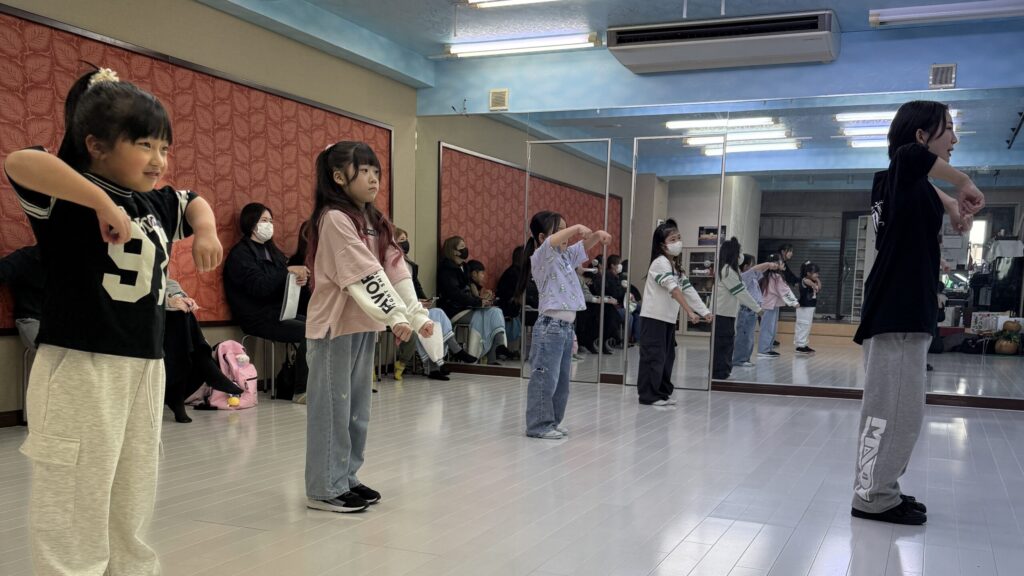小牧市のダンススクールM.A.D.Sには、ダンス初心者だけの専門クラスがあります♪