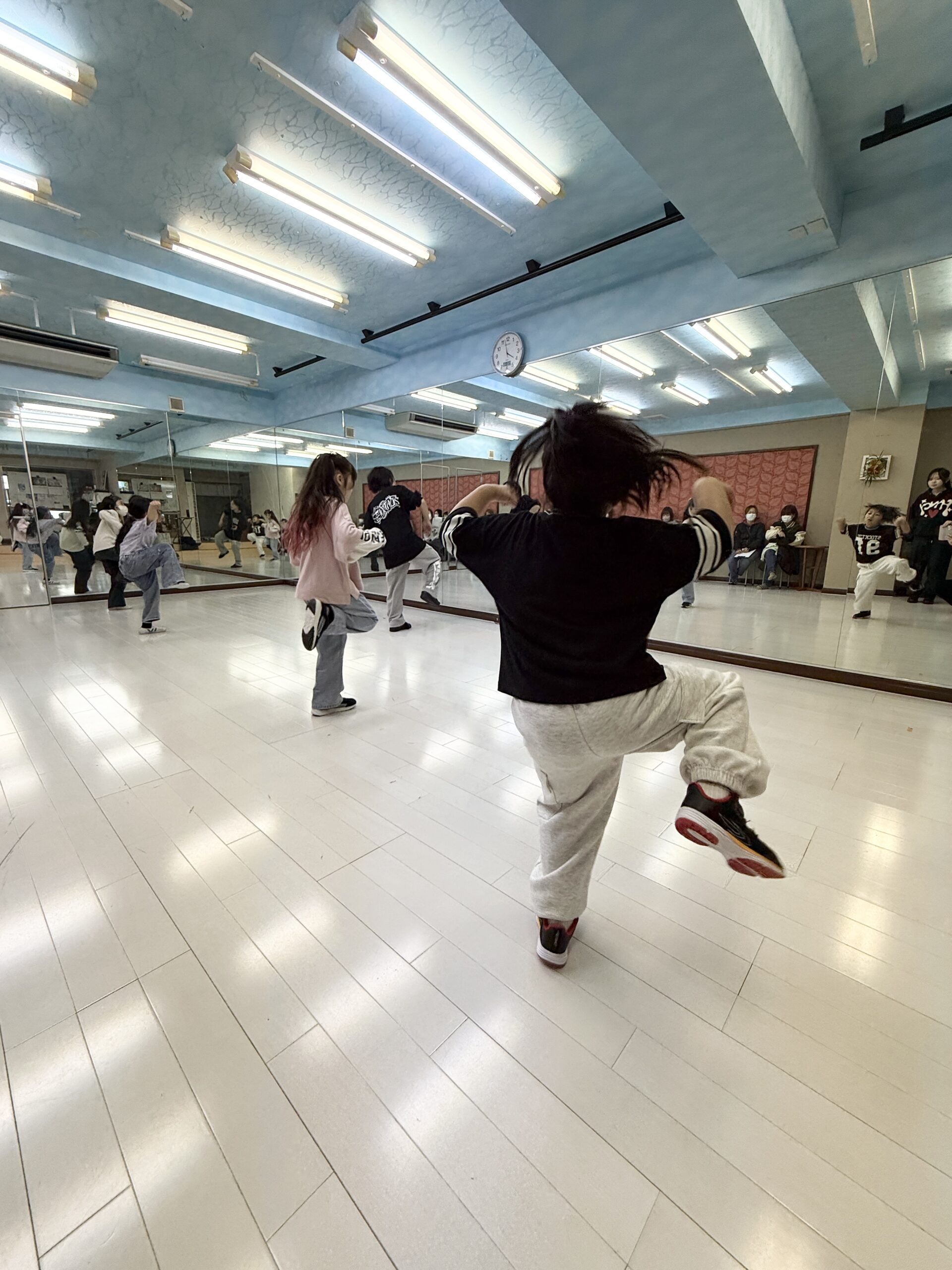 小牧市のキッズダンススクール、初心者さんだけの小学生クラス！